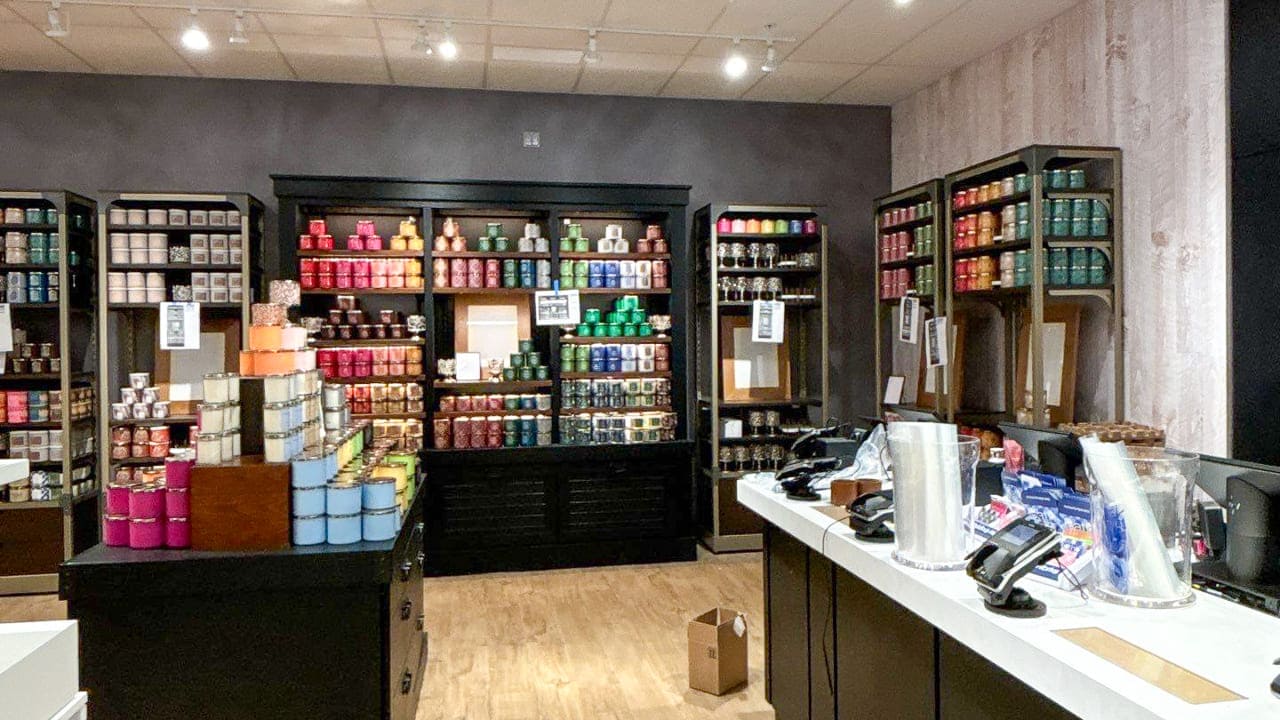 Bath&Body Works offices inside